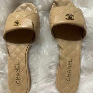 Chanel Turn Lock Sandals - size 40.5 - Beige Rare Find! Excellent condition